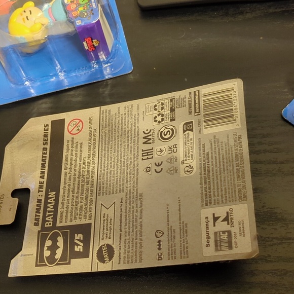 Mattel Hot Wheels Batman Car - Purple and Black - Picture 2 of 3